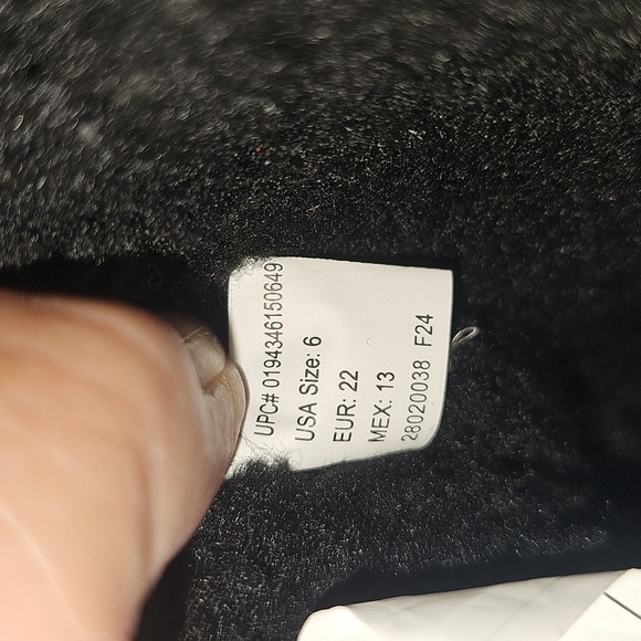 Wonder Nation Kids Black and Red Winter Boots - Picture 5 of 6